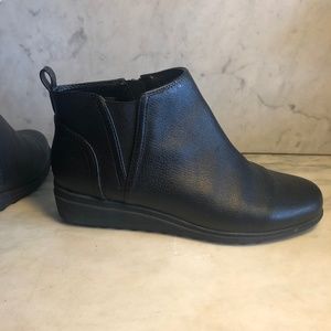Easy Spirit Black Ankle booties 8.5 wide Women